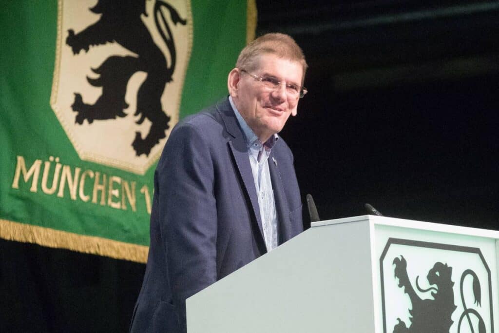 60+1 1860Vizepräsident Heinz Schmidt feiert Geburtstag