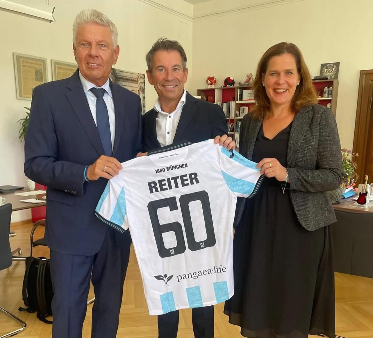 Mehr über den Artikel erfahren Dieter Reiter: „..realistische Dimension, was die Zuschauerzahl anbelangt“