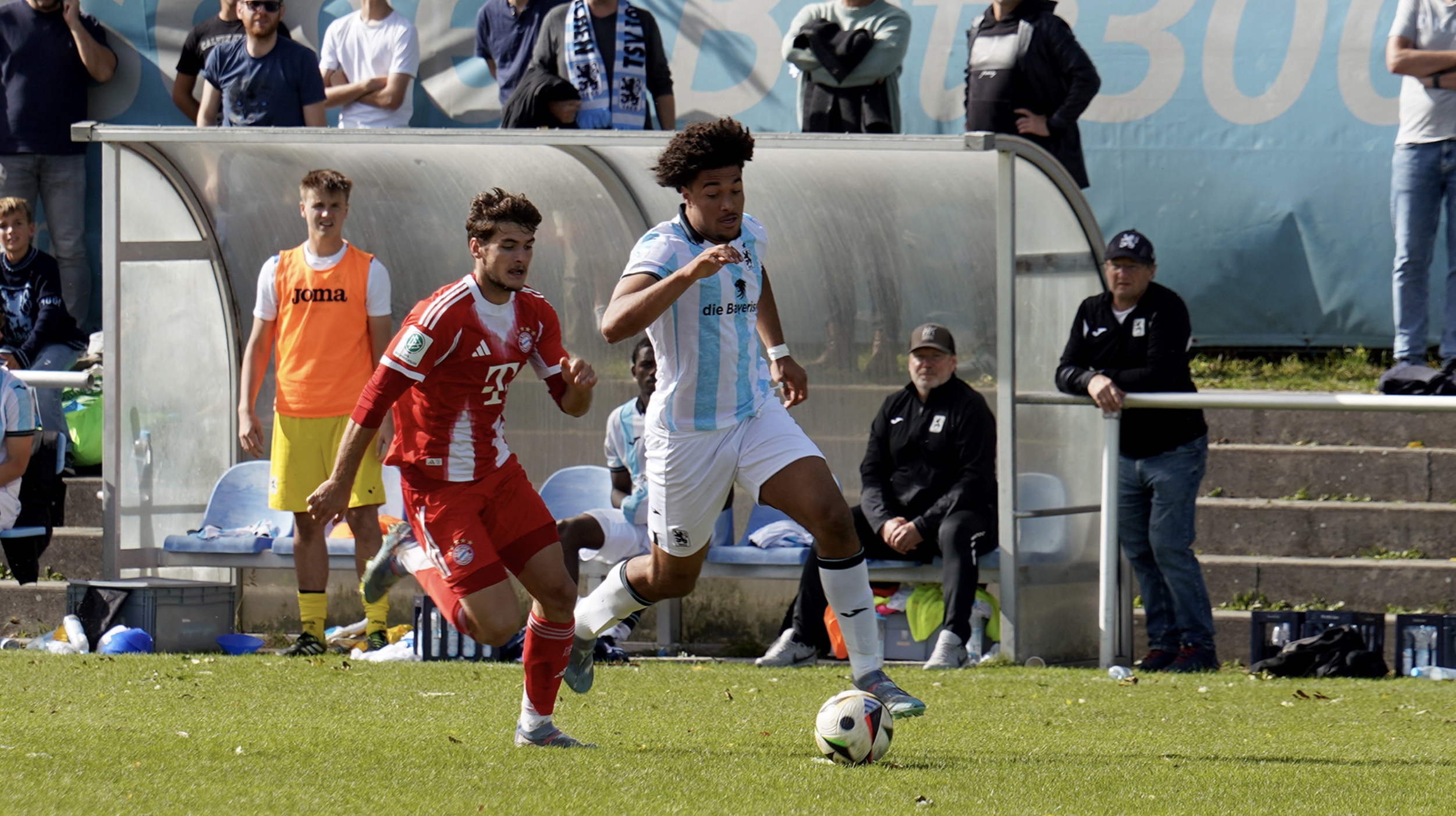 Du betrachtest gerade U19-Löwen gewinnen gegen München Rot