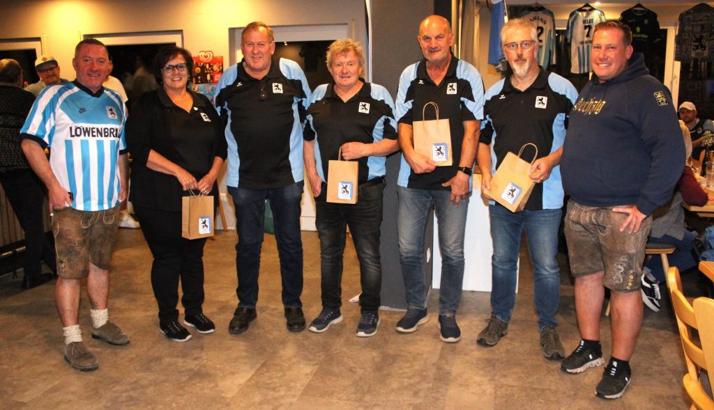 fünf mitglieder ...