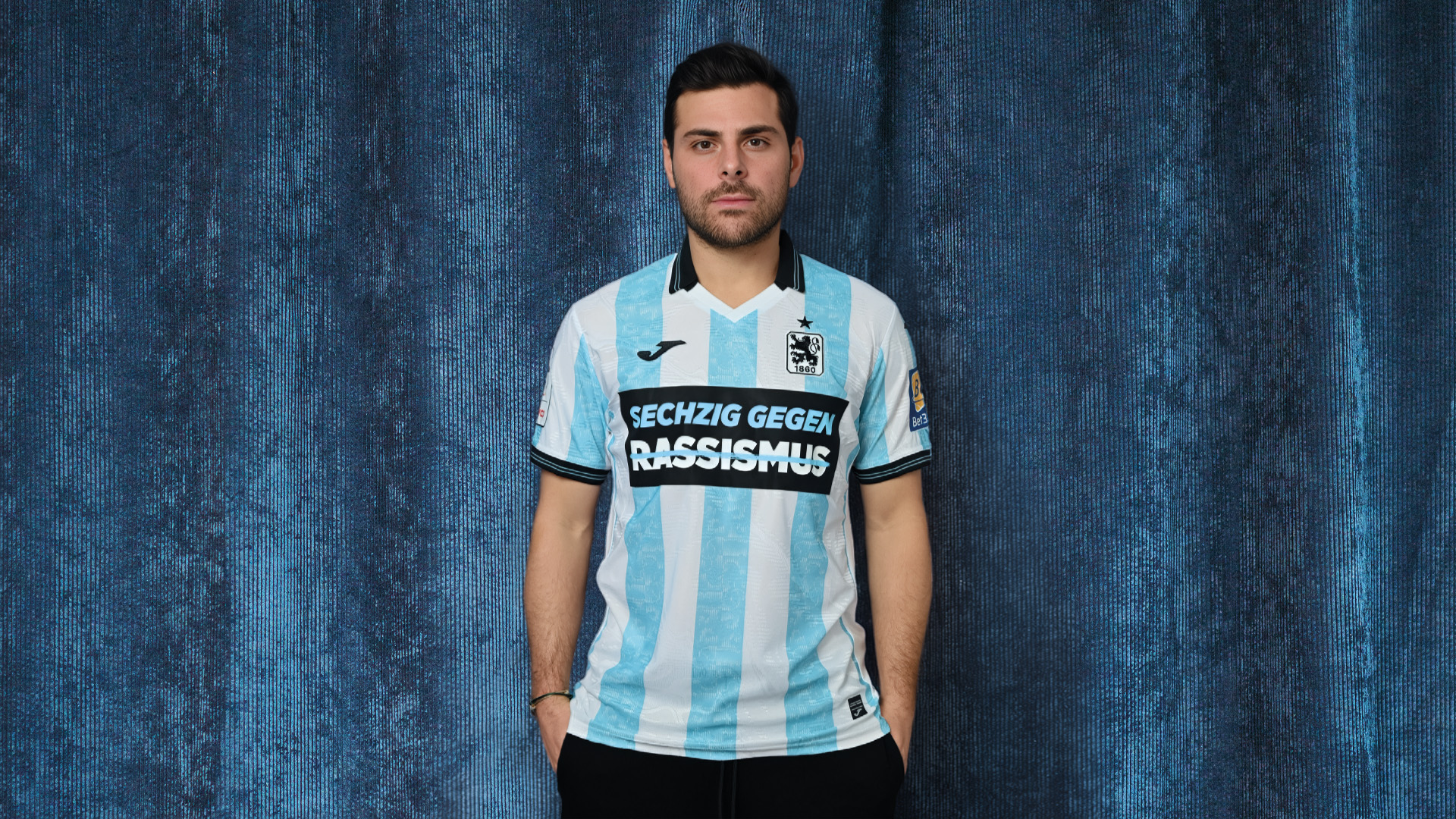 Mehr über den Artikel erfahren TSV 1860 mit Sondertrikot „Sechzig gegen Rassismus“