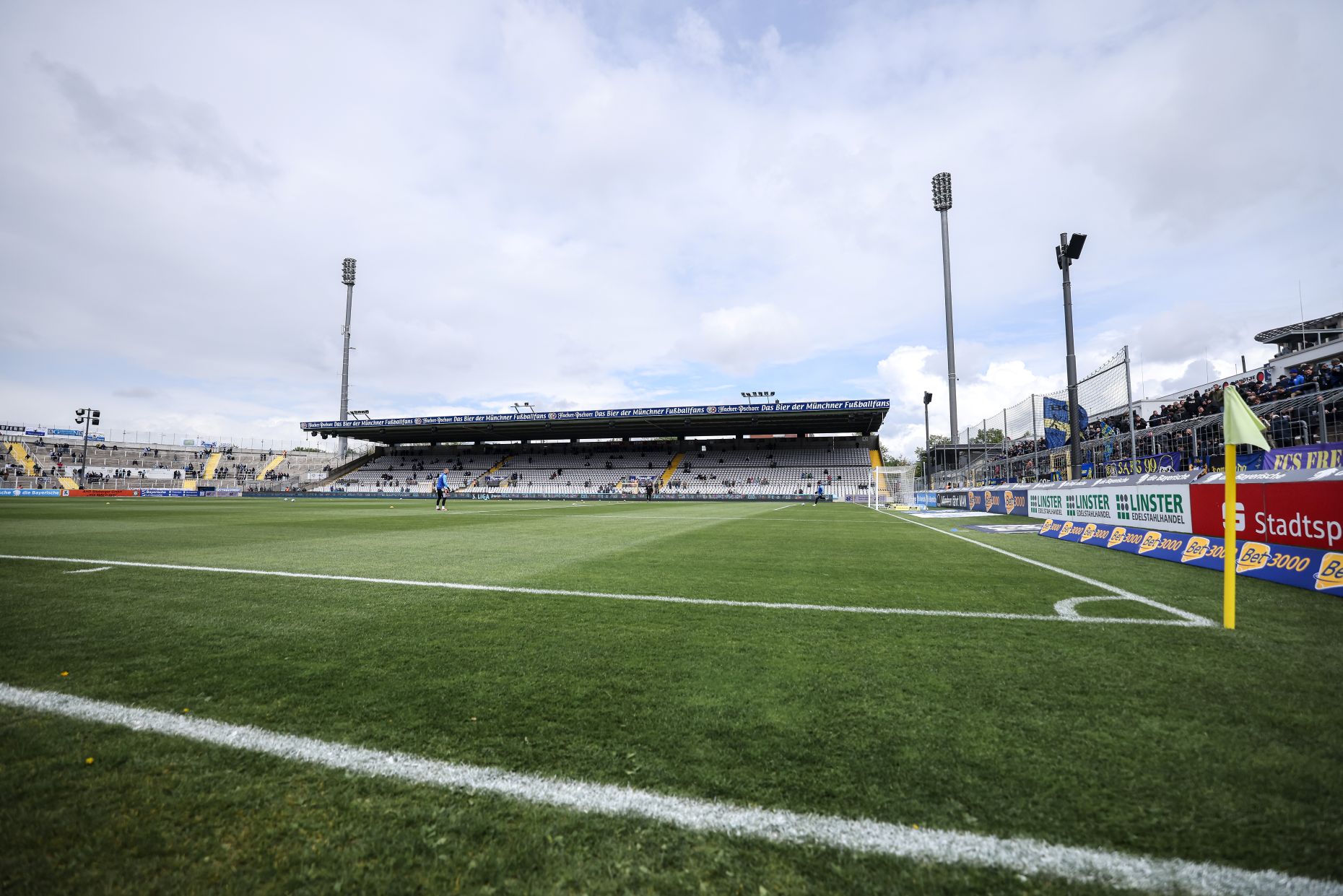 Mehr über den Artikel erfahren Spielstätte der Löwen: Oberbürgermeister hält 25.000 am Standort Giesing für machbar