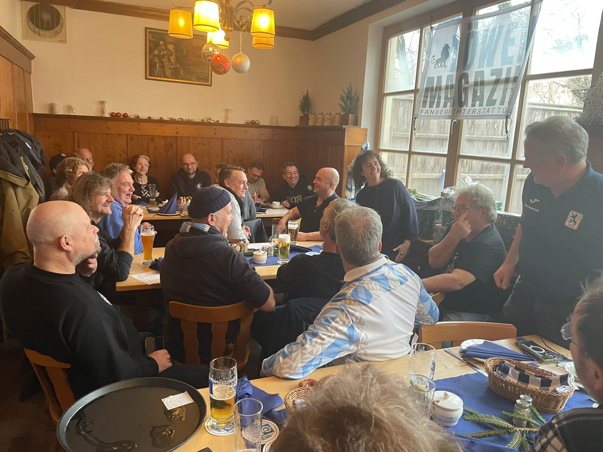 Du betrachtest gerade Verlaat und Jacobsen zu Besuch bei der Löwenheimat