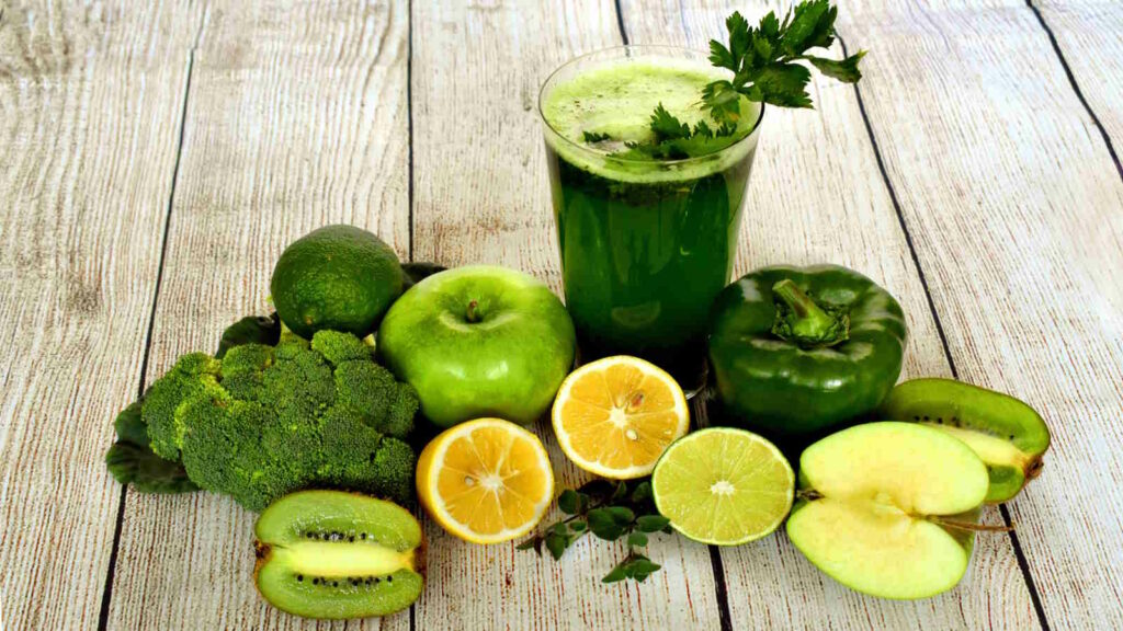 Sporternährung: Perfekte Nährstoffzufuhr für Sportler 3 Das Bild symbolisiert Genmüse und Obst als Sporternährung zum Abnehmen