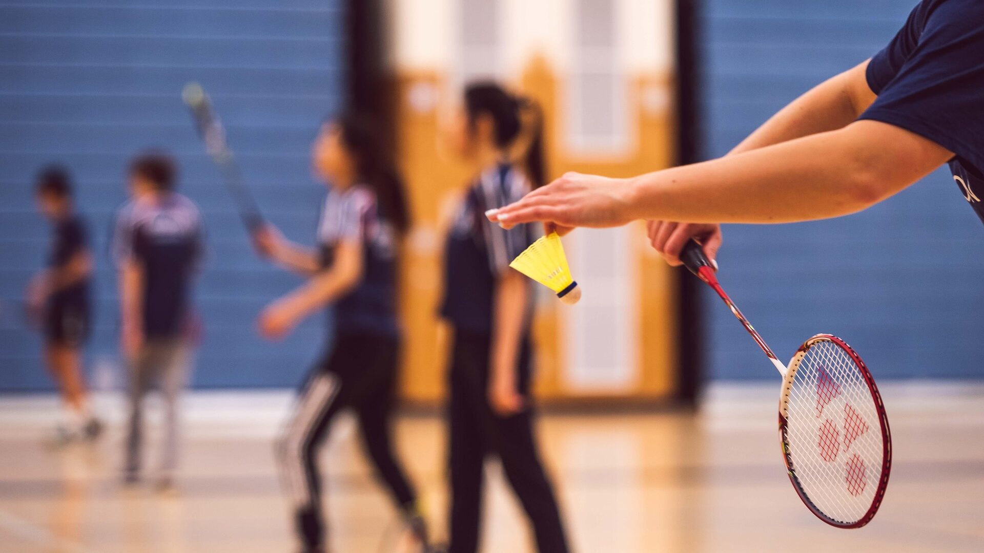 Racketlon – Alles über den 4‑in‑1-Racketsport aus Tischtennis, Badminton, Squash und Tennis 4 Eine der vier Disziplinen von Racketlon: Badminton.