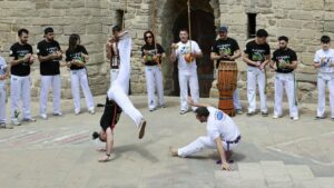 Capoeira: Kampfkunst mit Musik - die 14 wichtigsten Formen 6 capoeira gruppe pexels edited