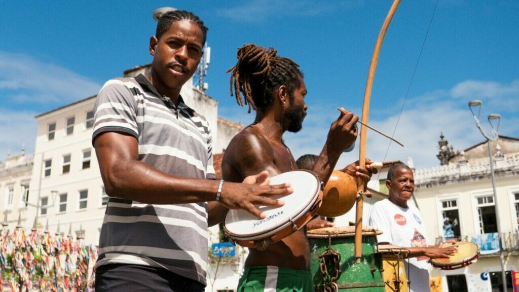 Capoeira: Kampfkunst mit Musik - die 14 wichtigsten Formen 2 Musik ist ein Grundpfeiler von Capoeira.