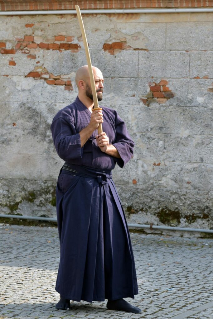 Beim Kendo wird mit Holzschwertern gekämpft.