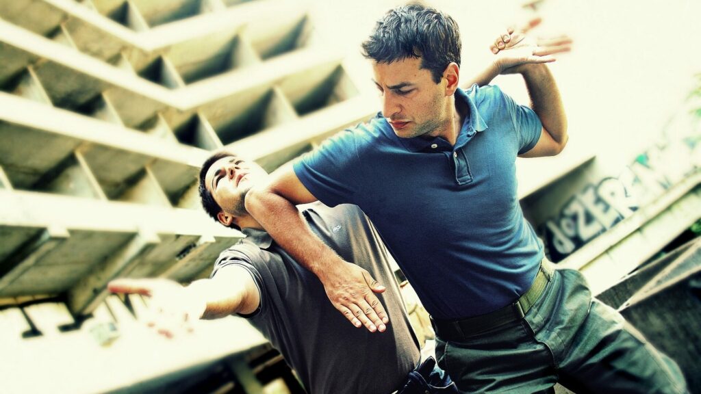 Krav Maga - 8 Gundtechniken für effektive Selbstverteidigung im Nahkampf 2 Effektive Selbstverteidigung mit Krav Maga.