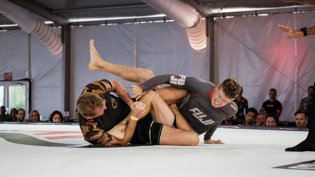 BJJ: Das Wichtigste zu Brazilian Jiu Jitsu für Anfänger 1 Grappling-Techniken im Wettkampf.